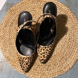 Never worn- Gianni Bini Heels